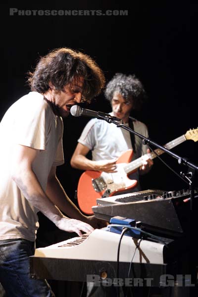 STEEPLE REMOVE - 2006-07-21 - PARIS - La Maroquinerie - 